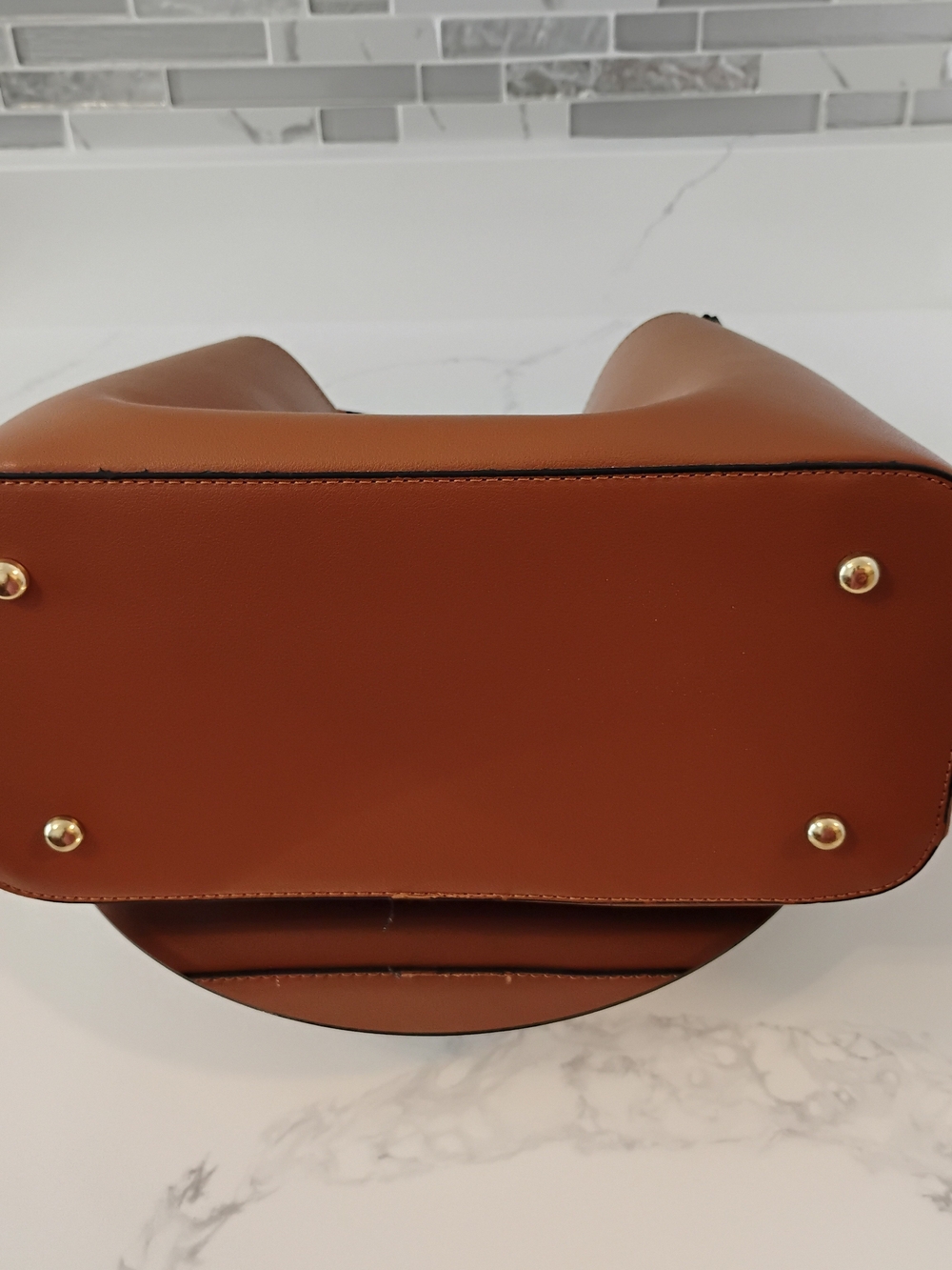 NEW Bucket Crossbody Bag & Pouch - GHW and Vegan Leather - Picture 4 of 10